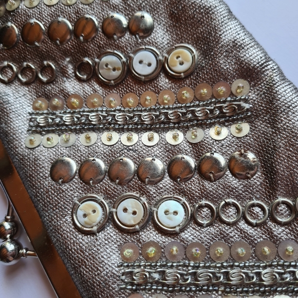 Jendi Silver Shimmer Button Beaded Bag Clutch - Picture 7 of 13